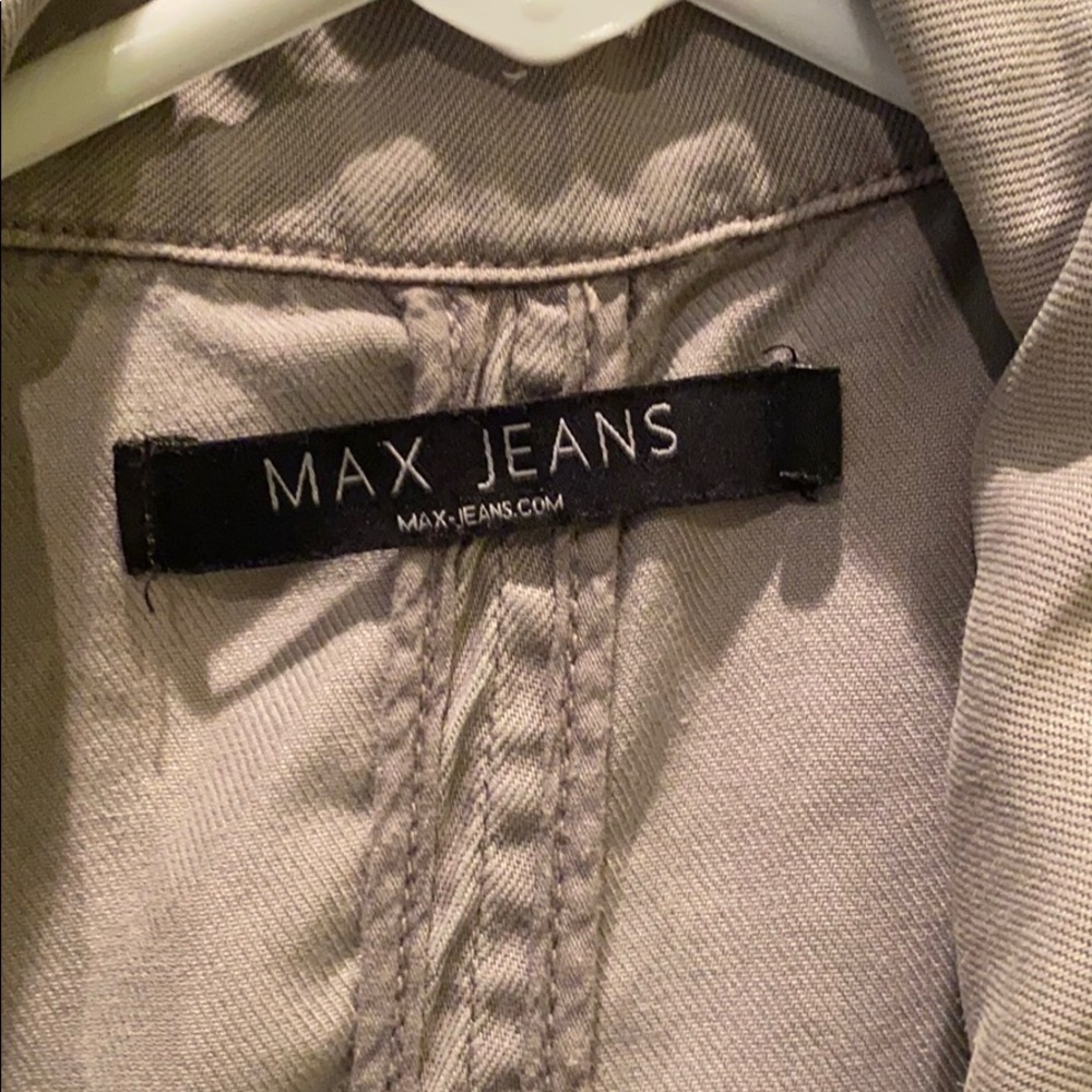 Vest - Picture 2 of 3